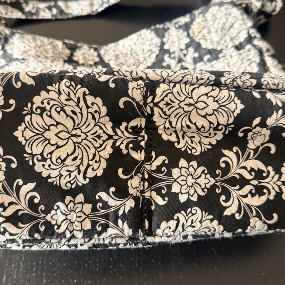 Elegant Black and White Patterned quilted Crossbody Bag - Picture 6 of 10